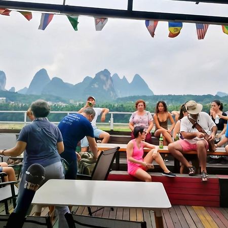 Showbiz Hostel Yangshuo Esterno foto