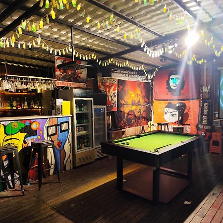 Showbiz Hostel Yangshuo Esterno foto