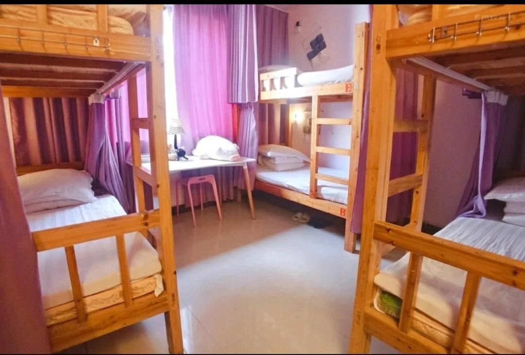 Showbiz Hostel Yangshuo Esterno foto
