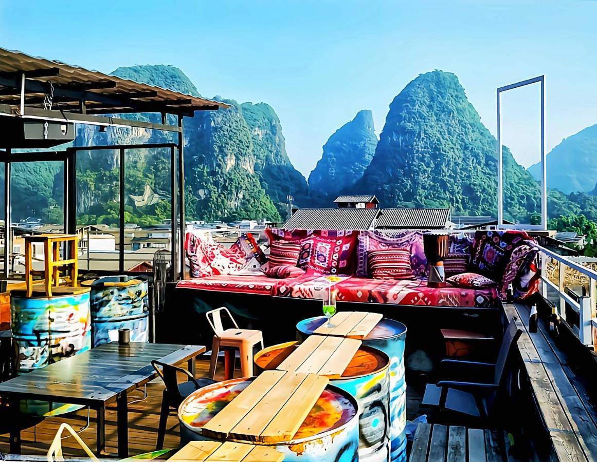 Showbiz Hostel Yangshuo Esterno foto