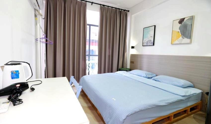 Showbiz Hostel Yangshuo Esterno foto