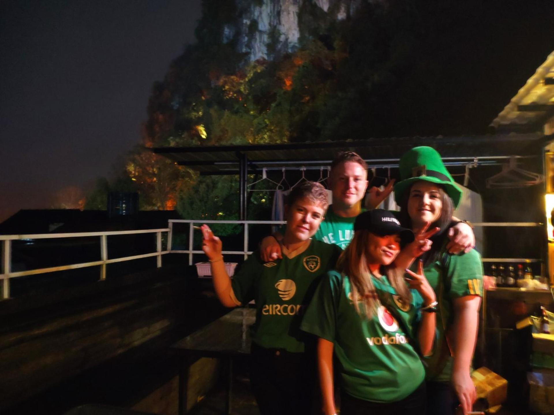 Showbiz Hostel Yangshuo Esterno foto
